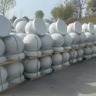 曲靖 白麻花岗岩石材圆球，石球，挡车球，隔离球，景观石球，风水球等