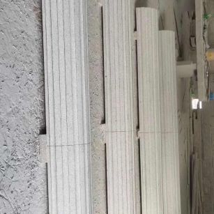 曲靖 花岗岩厂家带你看白麻花岗岩门楼大柱柱皮