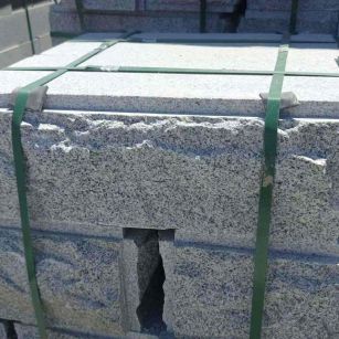 曲靖 芝麻白花岗岩自然面成品