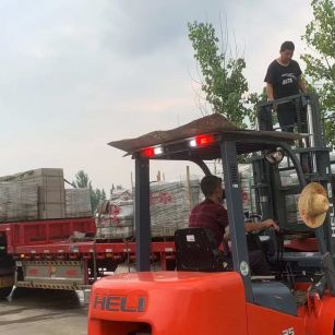 曲靖 黄金麻冰裂纹，地铺石装车