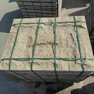 曲靖 黄金麻花岗岩石材自然面蘑菇石成品