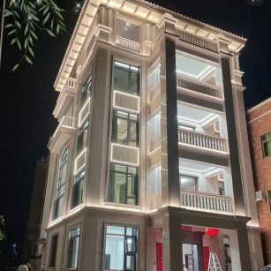 曲靖 芝麻白花岗岩别墅外墙夜间效果