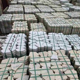 曲靖 黄金麻白麻花岗岩荔枝面地铺石(冰裂纹)