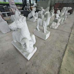 曲靖 芝麻白花岗岩造型立体雕刻——十二生肖