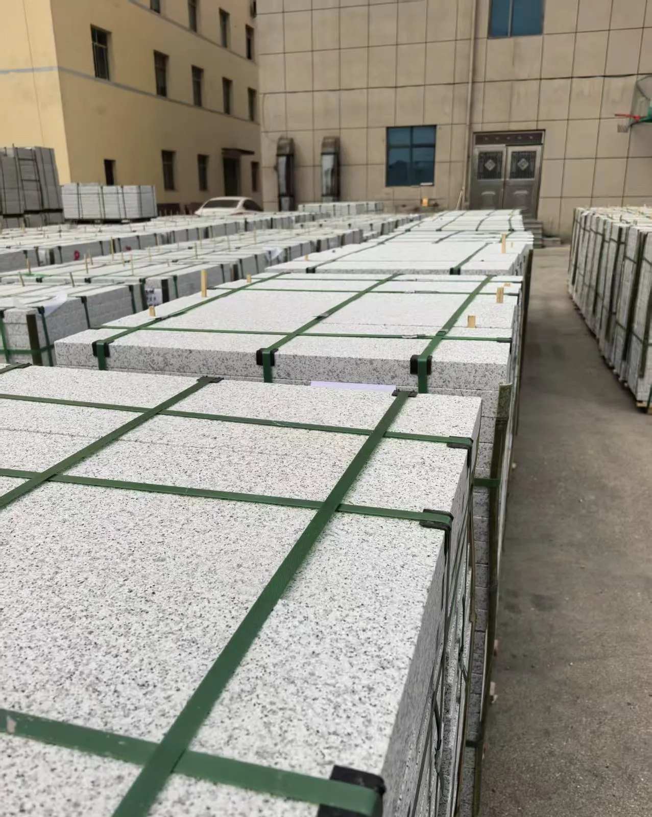 曲靖 白麻花岗岩5.0公分荔枝面地铺石