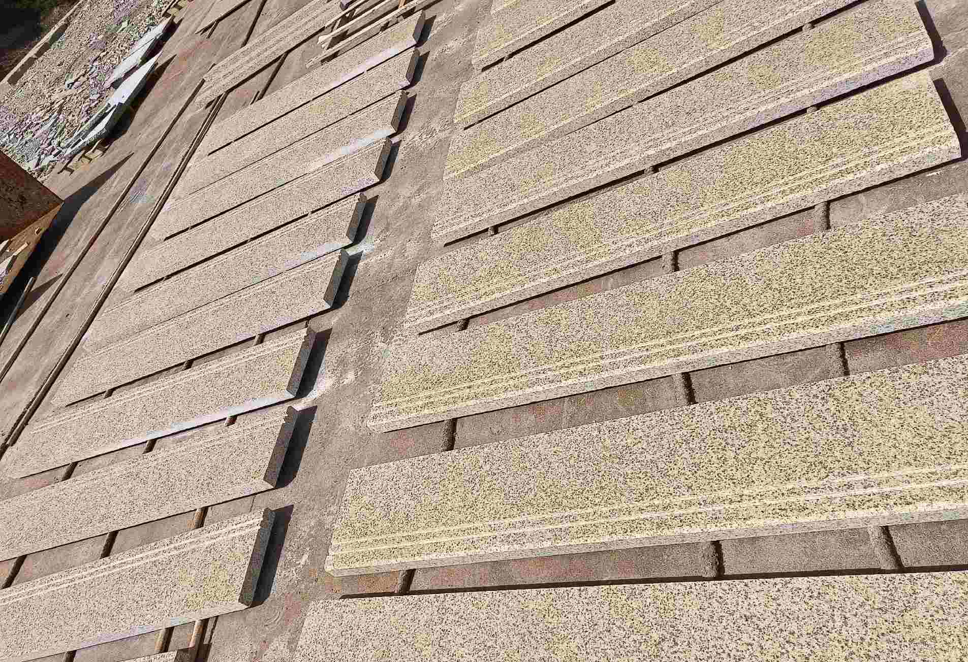 曲靖 黄金麻花岗岩光面楼梯踏步