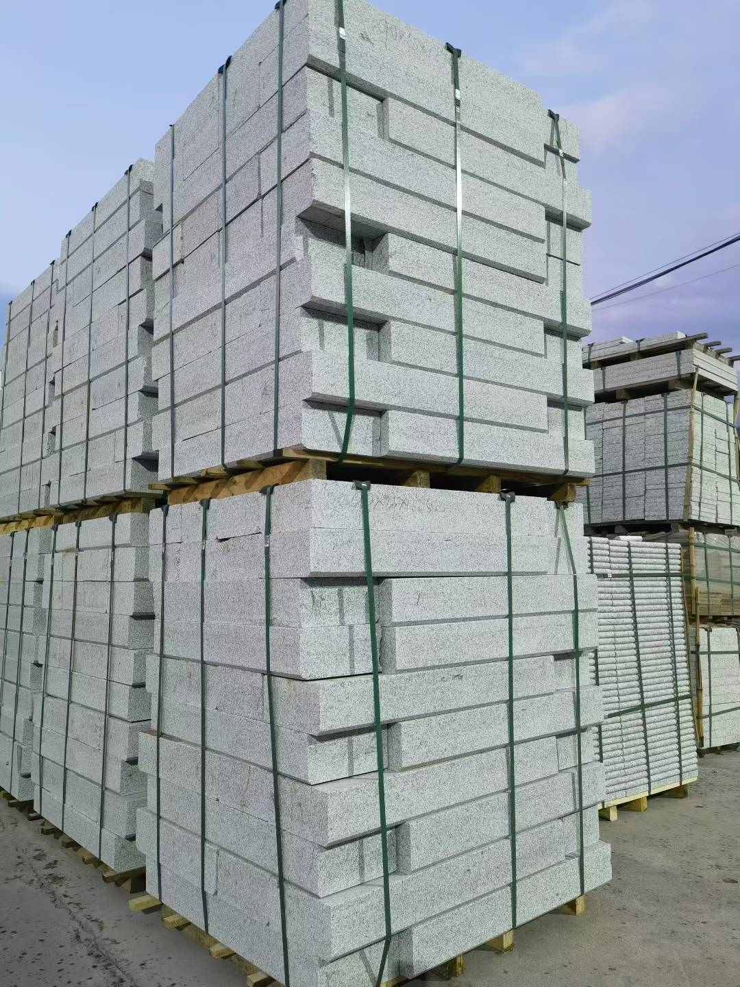 曲靖 芝麻白花岗岩路沿石，路缘石，路肩石，道牙，立缘石，马路牙子，街沿石，侧石等