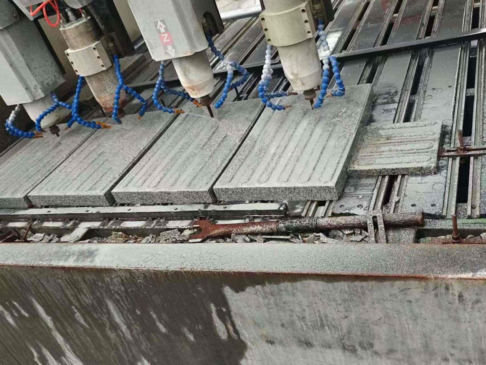 曲靖 芝麻白花岗岩荔枝面盲道雕刻