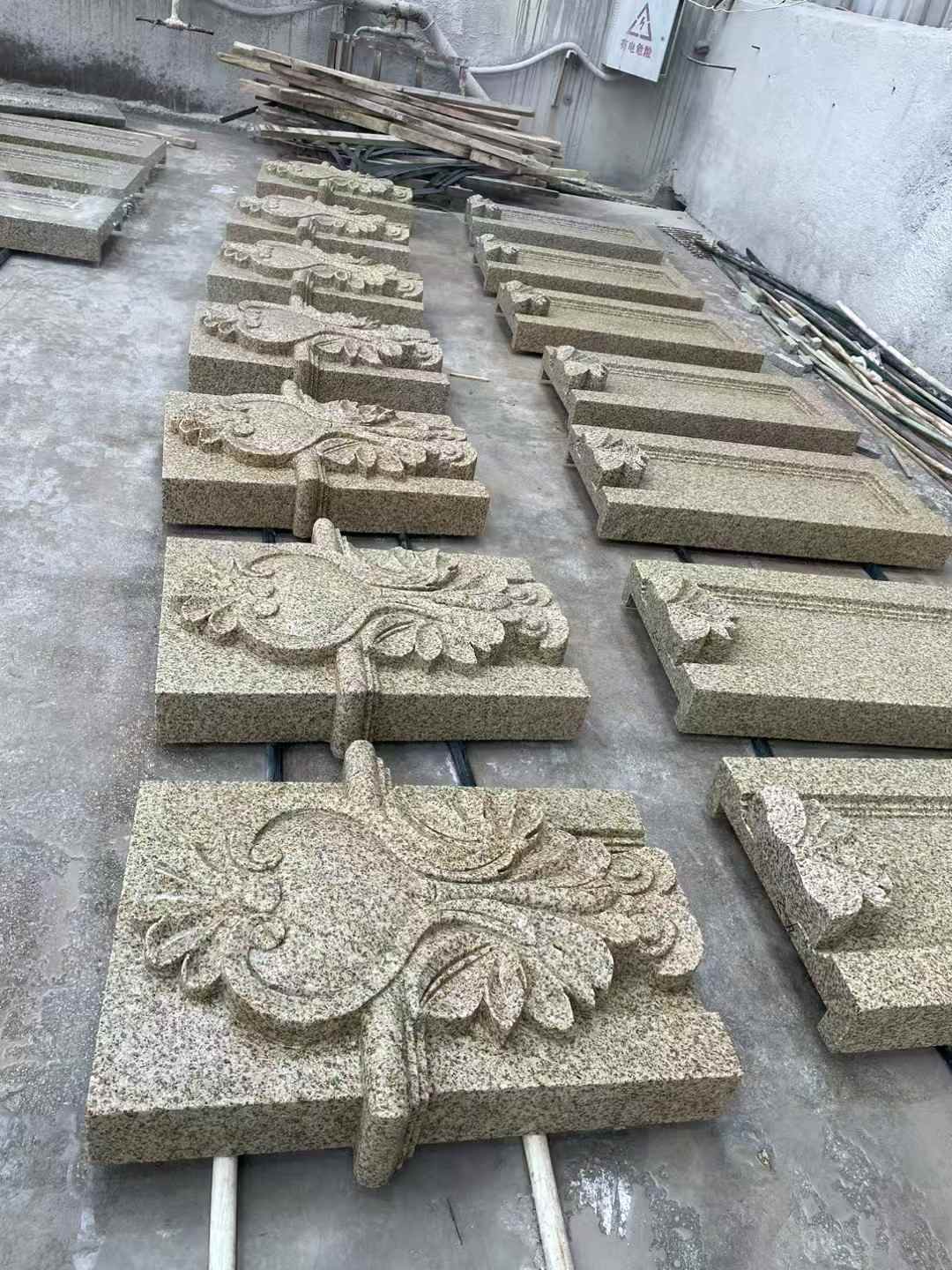 曲靖 黄金麻花岗岩别墅外墙雕刻板
