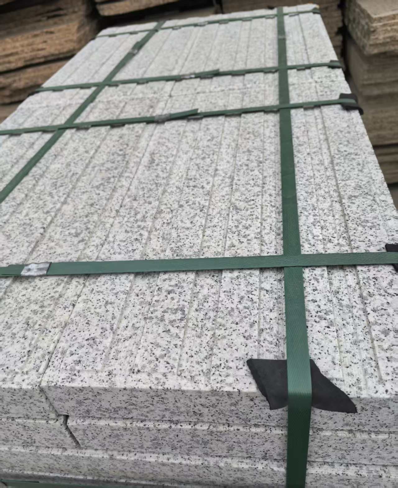 曲靖 白麻花岗岩直行盲道石，盲条，地铺石