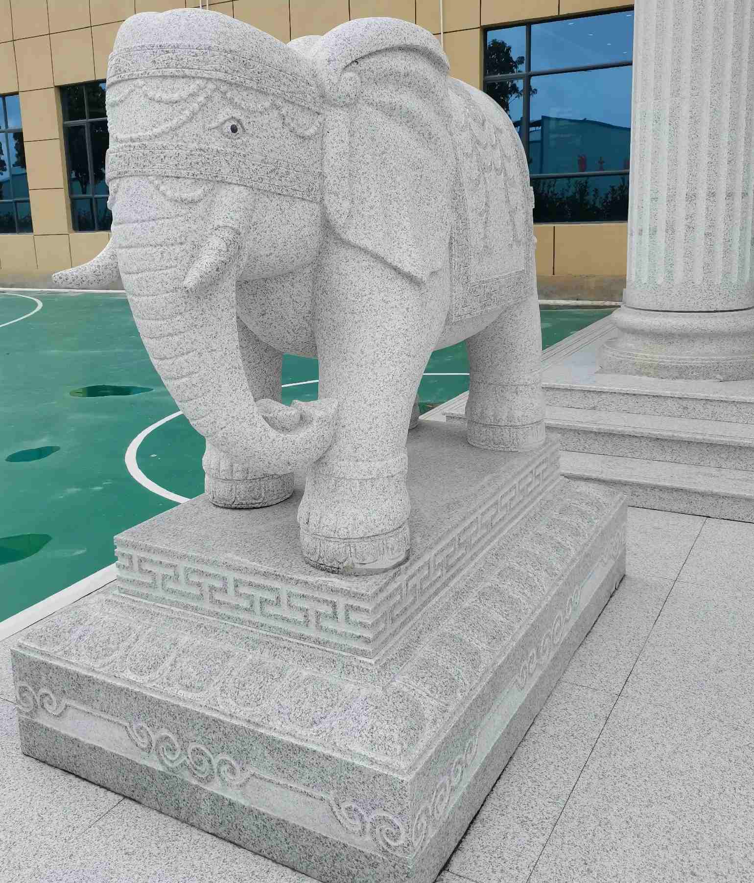 曲靖 白麻花岗岩动物异形石雕-大象