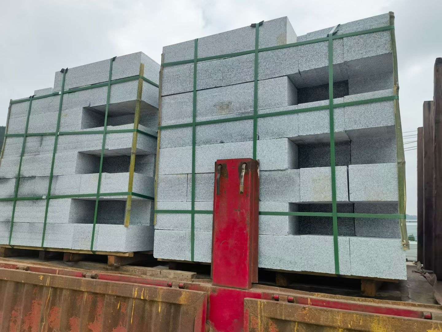 曲靖 芝麻白花岗岩路沿石，平石，路侧石，马路牙子，路缘石，立缘石，平缘石等