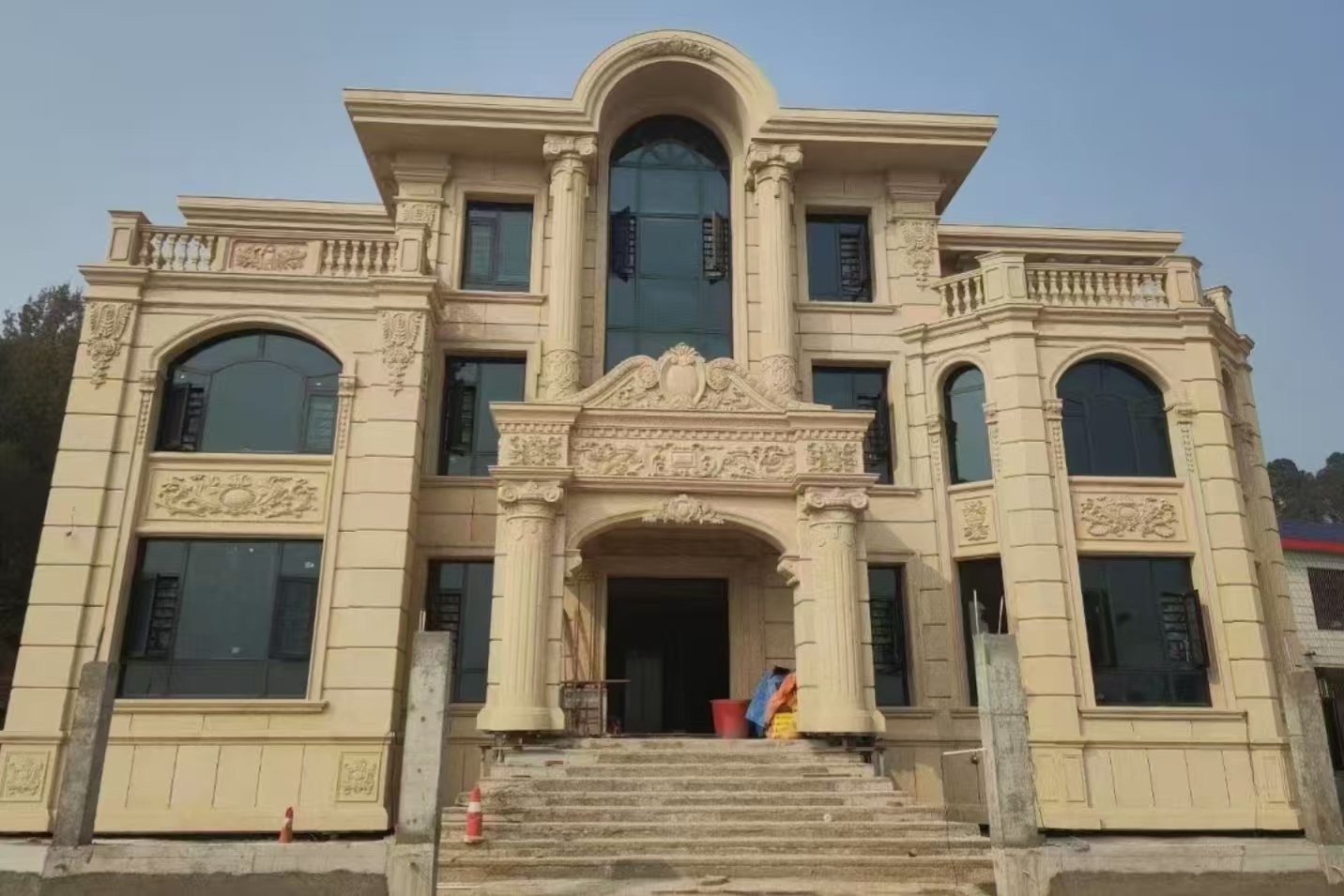 曲靖 黄金麻花岗岩别墅外墙干挂