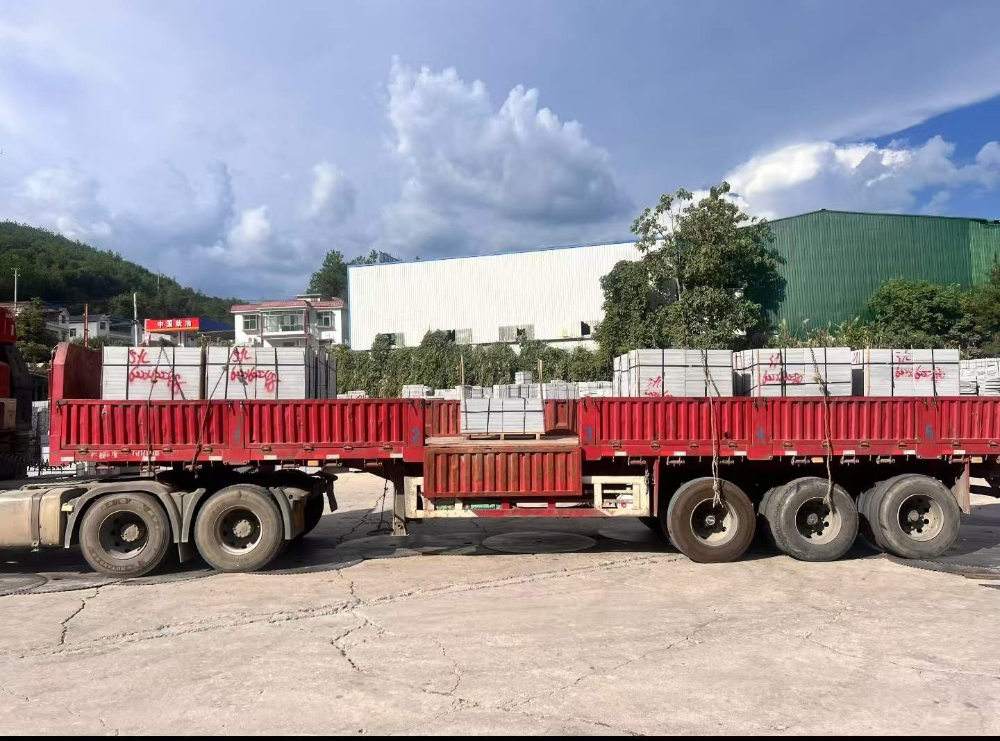 曲靖 芝麻灰花岗岩地铺石出货日常