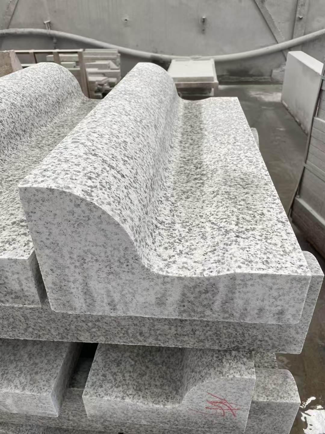 曲靖 白麻花岗岩S型路沿石，路侧石，马路牙子等