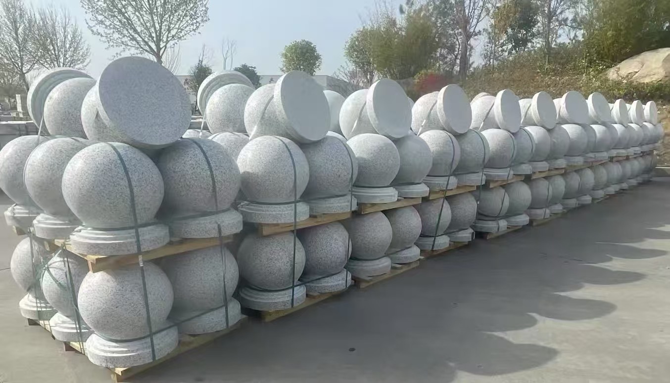 曲靖 白麻花岗岩石材圆球，石球，挡车球，隔离球，景观石球，风水球等