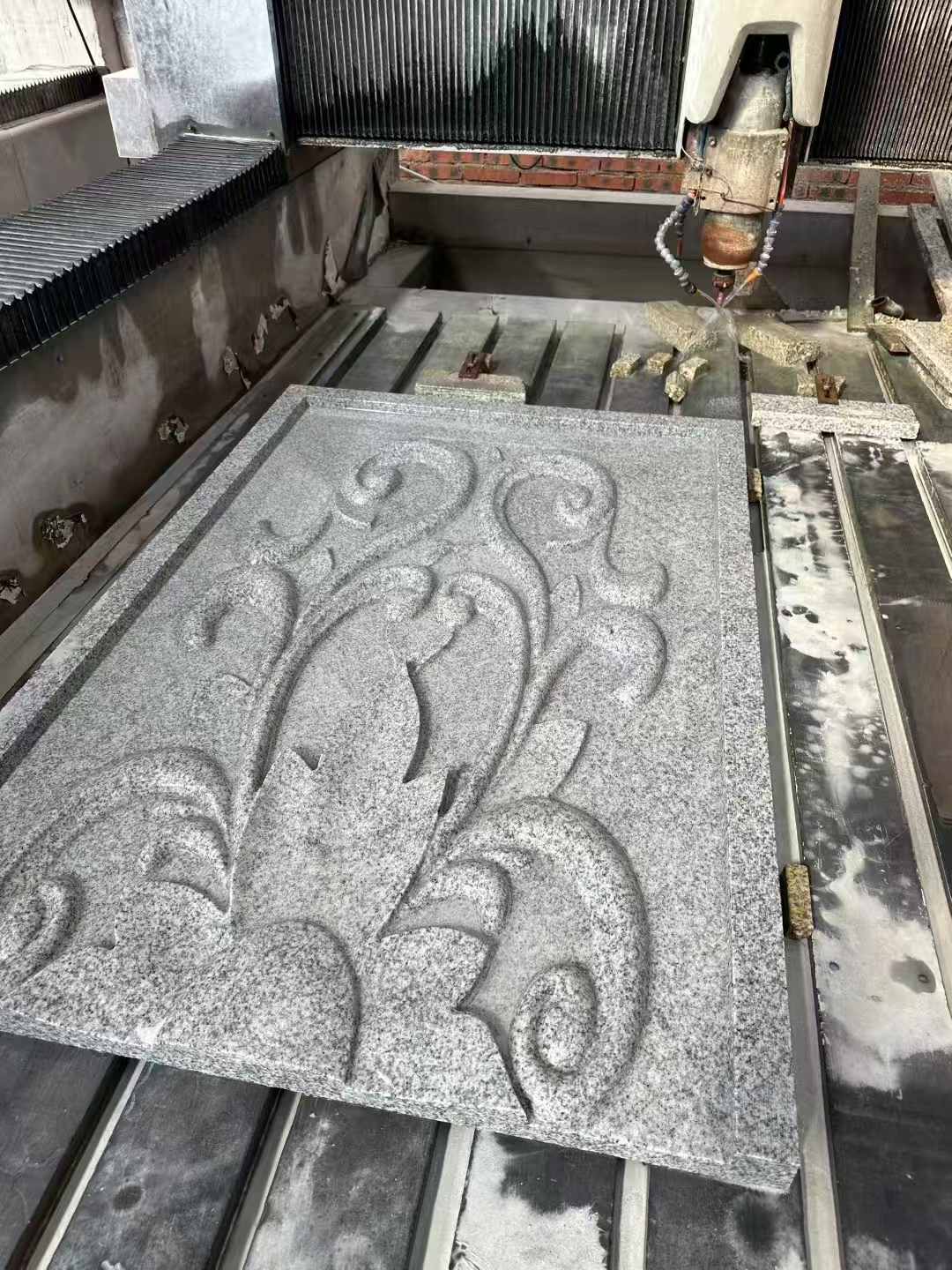 曲靖 白麻别墅干挂雕花板