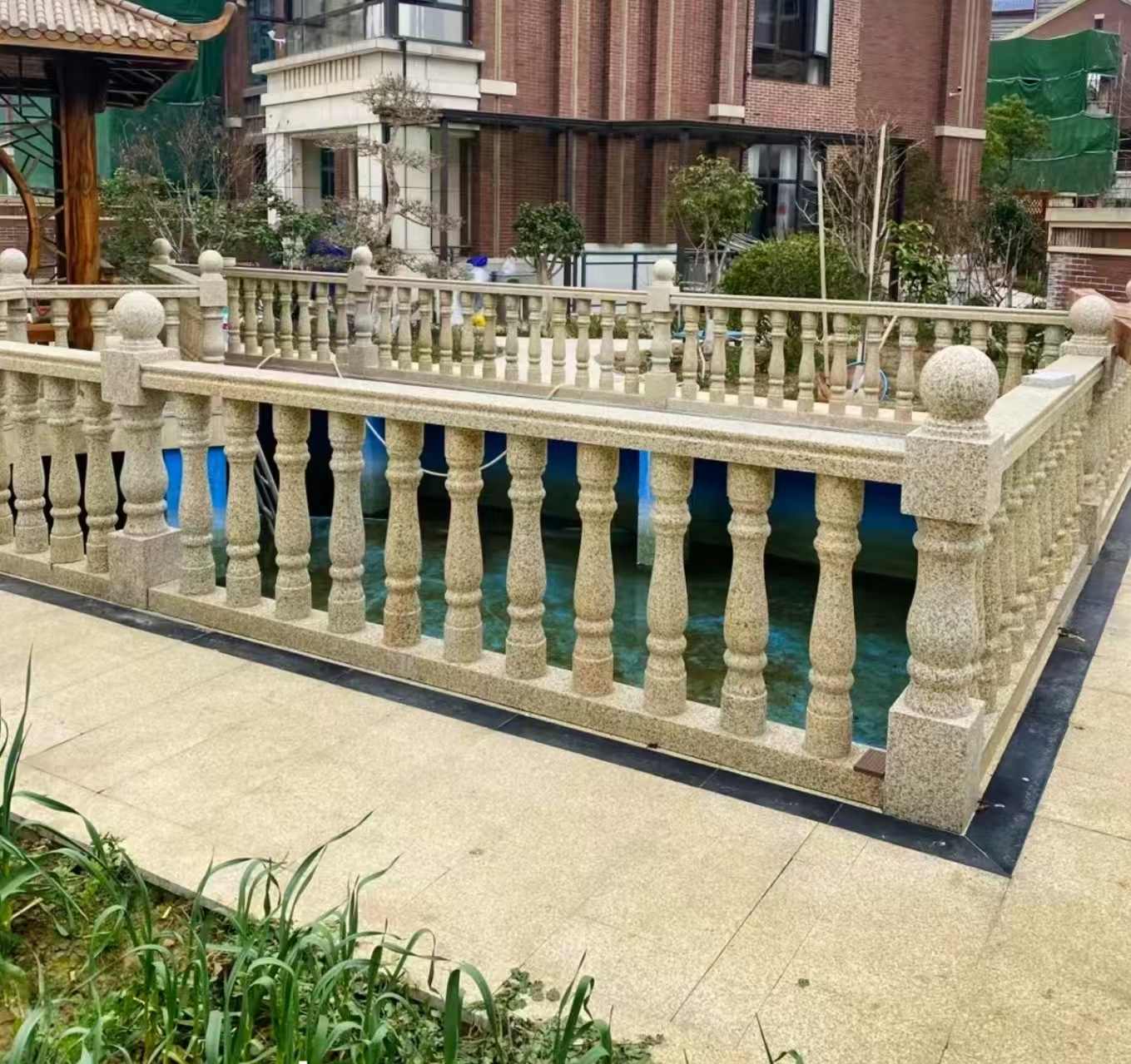 曲靖黄金麻花岗岩石材栏杆，扶手，将军柱，花瓶柱