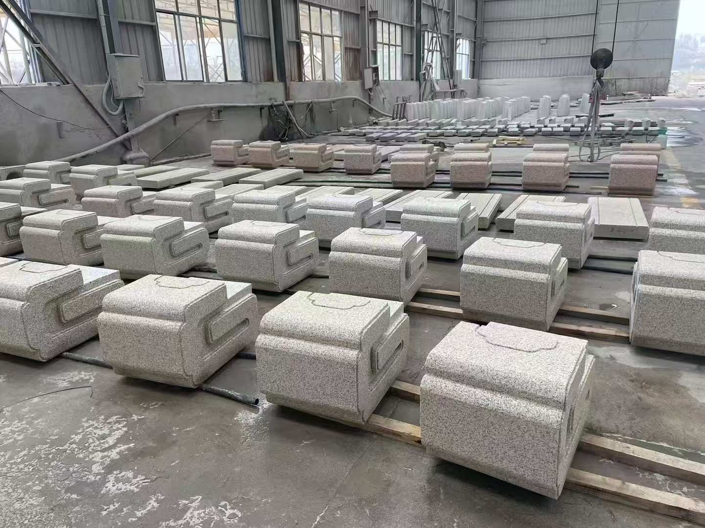 曲靖 白麻花岗岩异形加工-石凳，坐凳