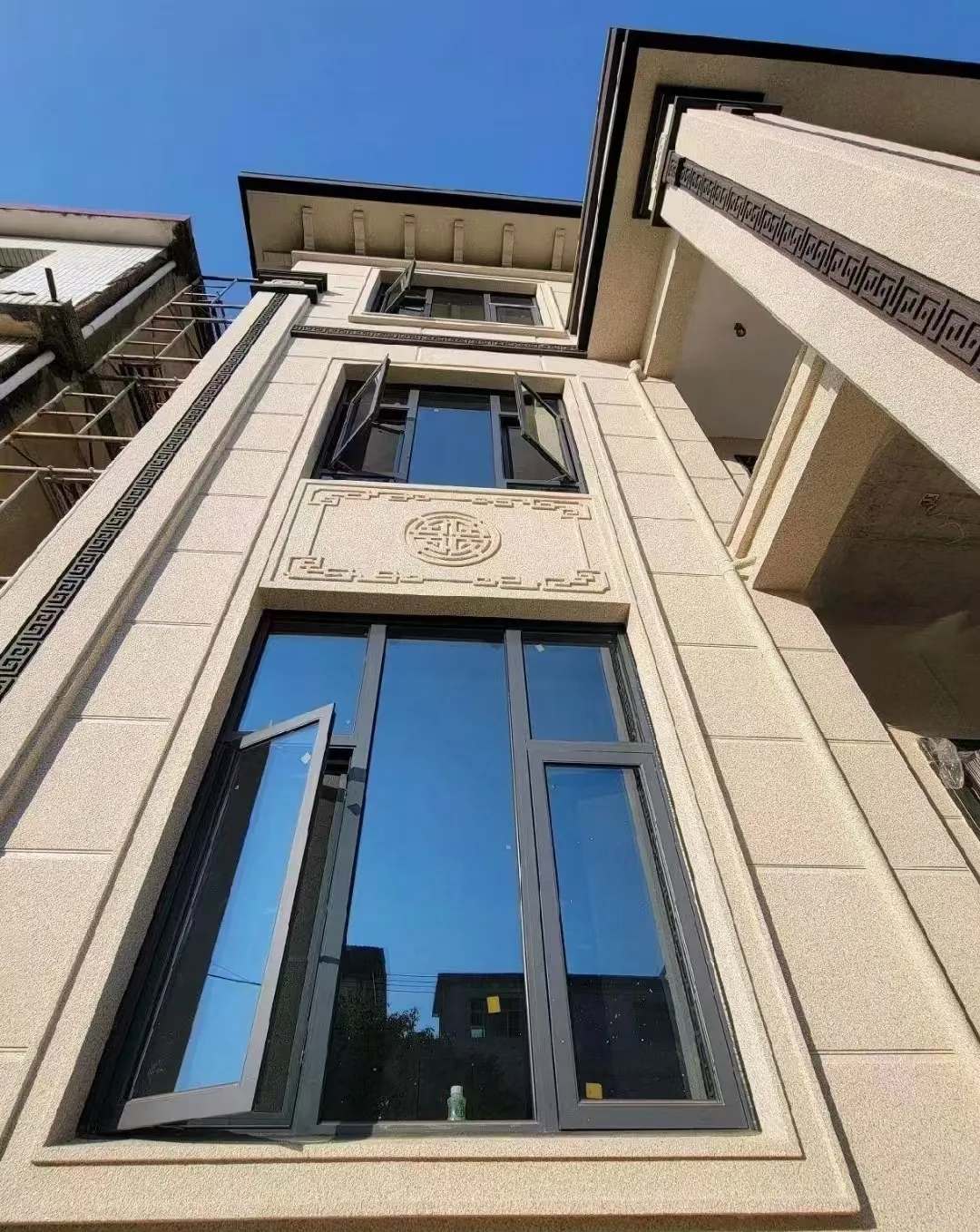 曲靖 黄金麻荔枝面别墅外墙干挂效果展示